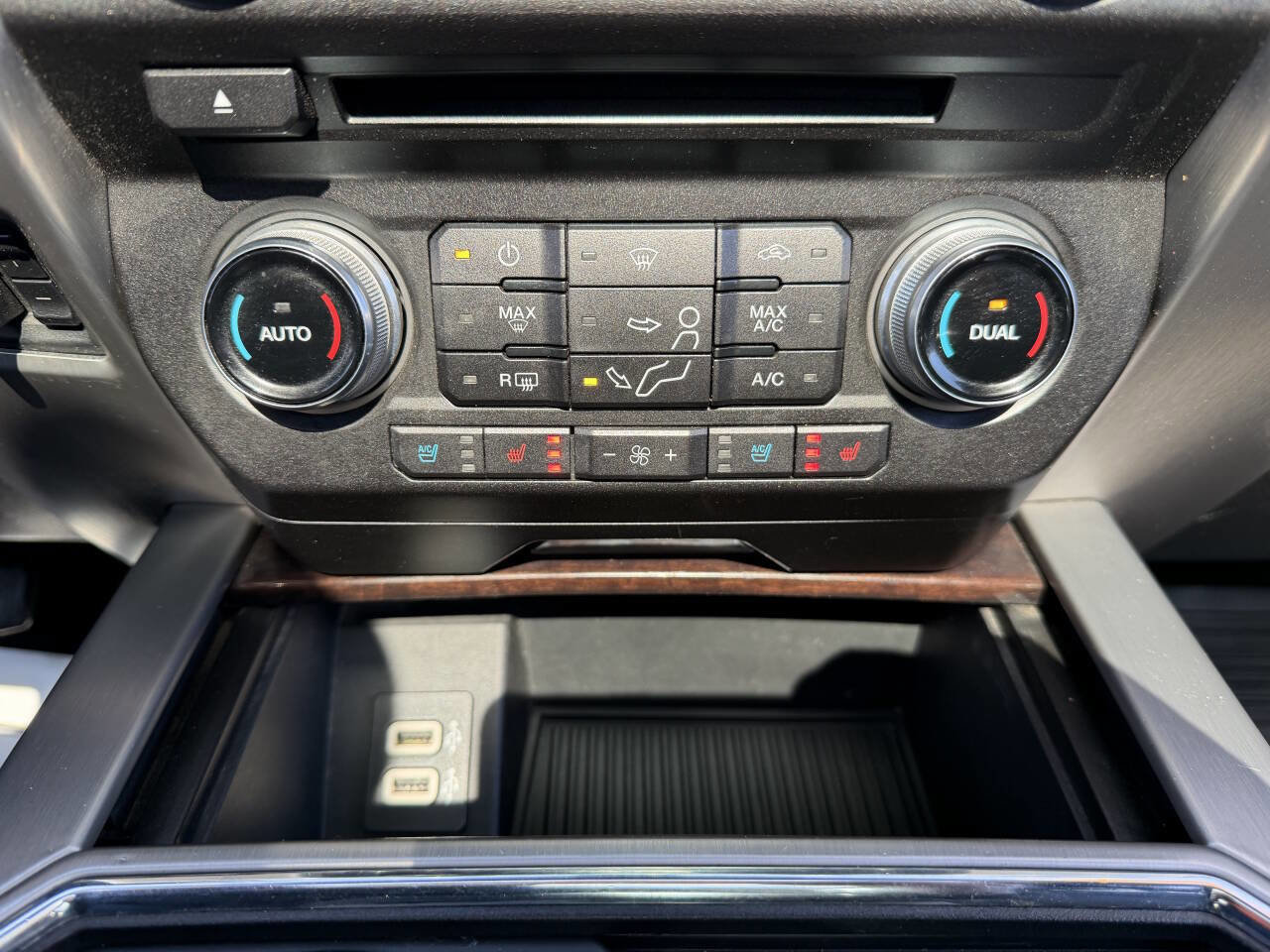 Used 2017 Ford F450 Platinum w/ Platinum Ultimate Package AWD/4WD image 30