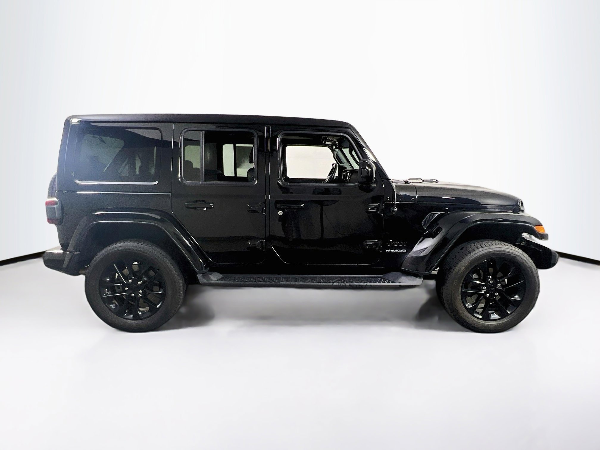 Used 2020 Jeep Wrangler Unlimited Sahara AWD/4WD image 4