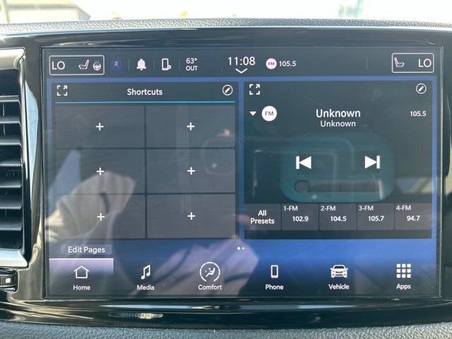 Used 2023 Chrysler Pacifica Touring-L FWD image 21