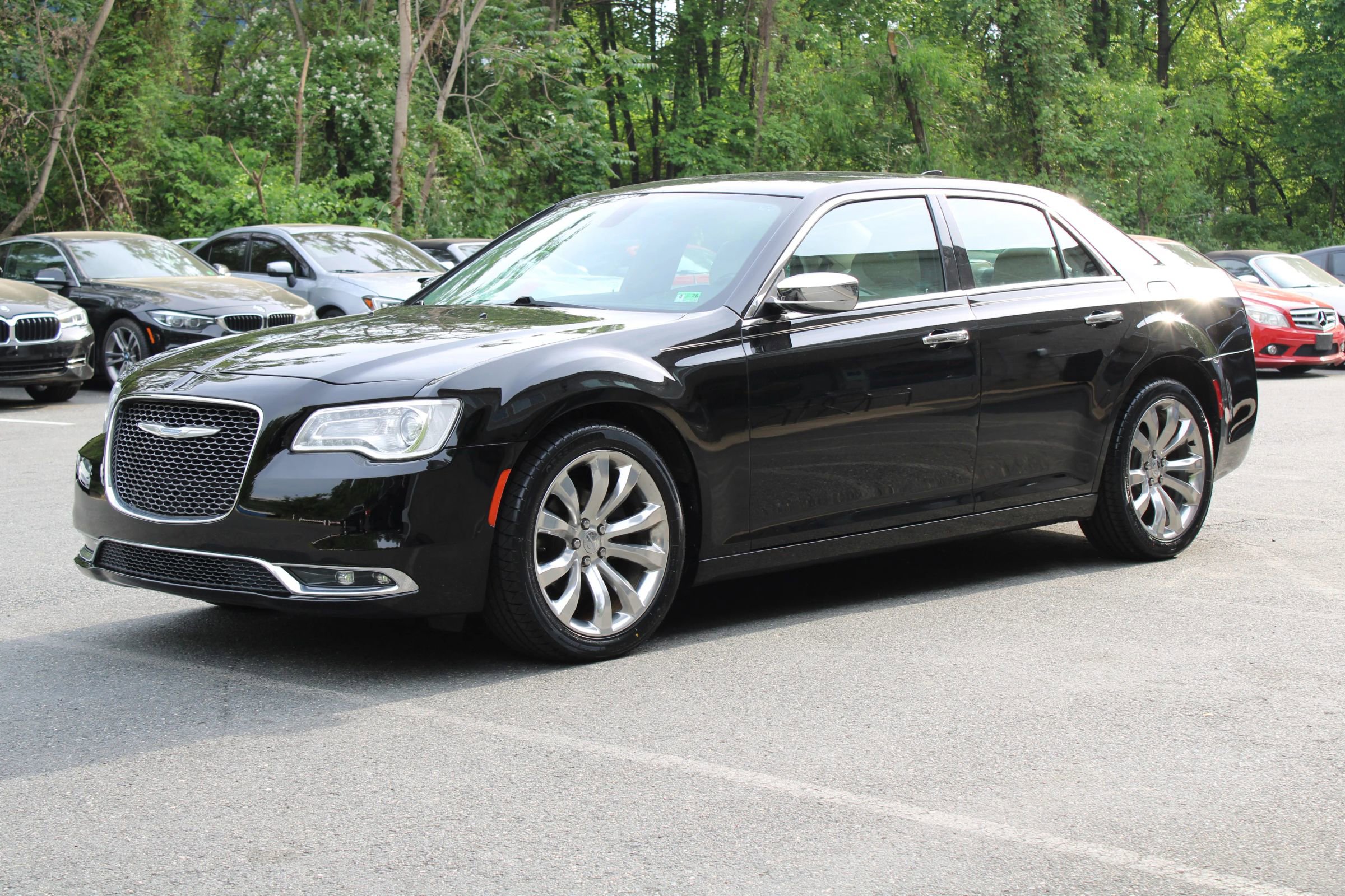 Used 2018 Chrysler 300 Limited image 3