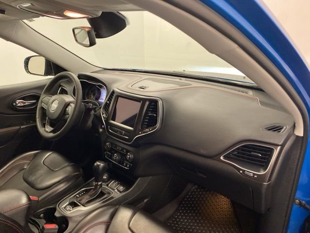 Used 2022 Jeep Cherokee Trailhawk image 21