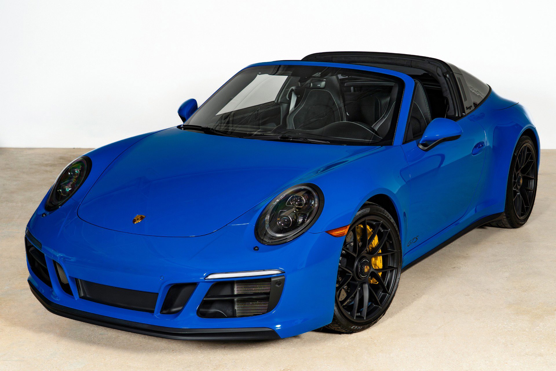 Used 2018 Porsche 911 Targa 4 GTS image 2