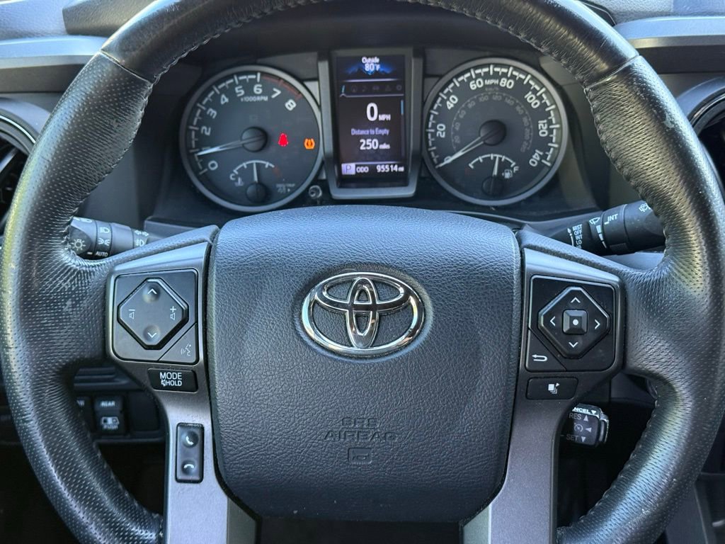 Used 2017 Toyota Tacoma TRD Off-Road w/ Premium & Technology Package image 18