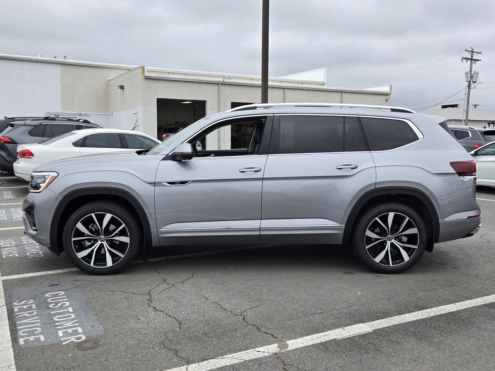 New 2026 Volkswagen Atlas SEL Premium R-Line image 4