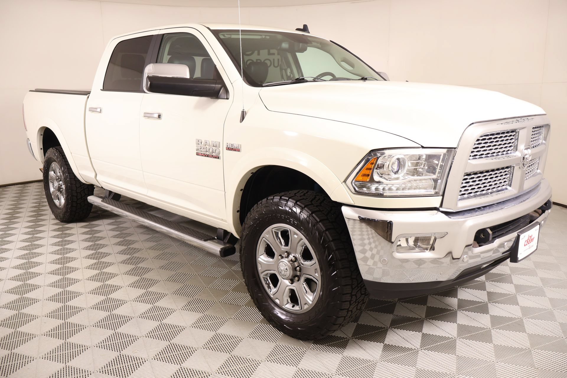 Used 2018 RAM 2500 Laramie AWD/4WD image 1