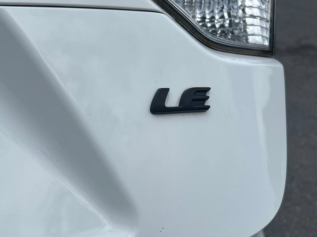 Used 2022 Toyota Corolla LE FWD image 15