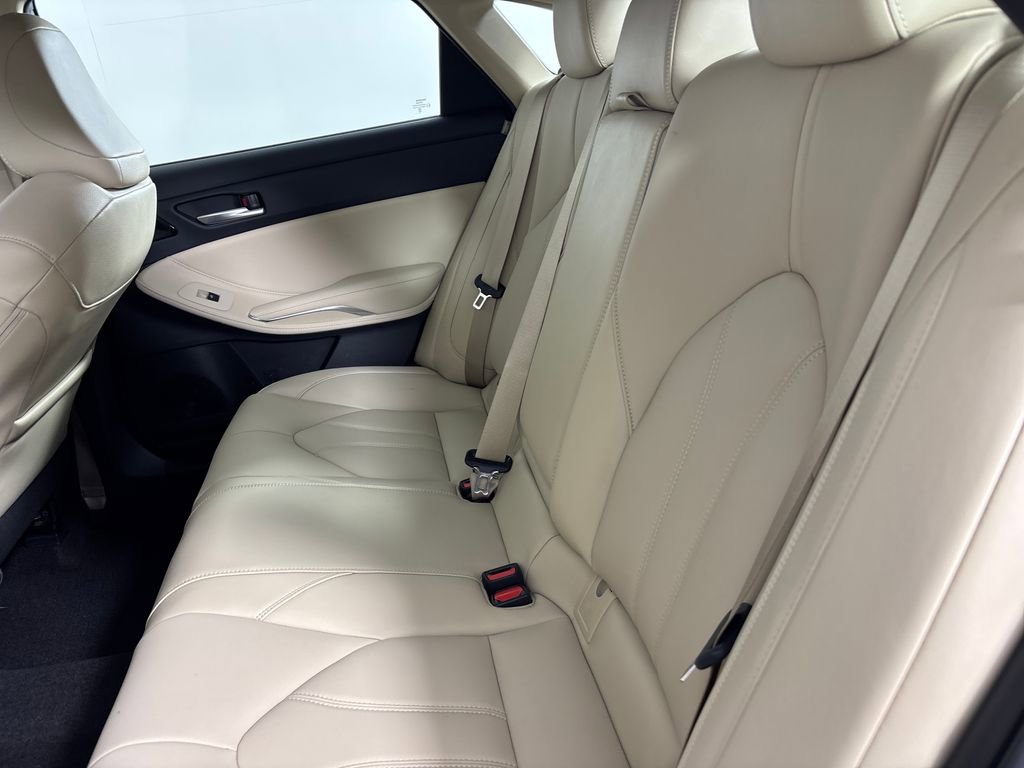 Certified 2021 Toyota Avalon XLE w/ Moonroof Package image 30
