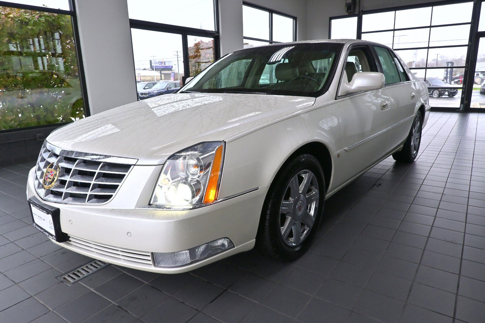 Used 2007 Cadillac DTS Luxury I w/ Trunk Convenience Package image 5