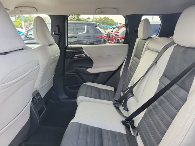 New 2026 Mitsubishi Outlander SE image 14