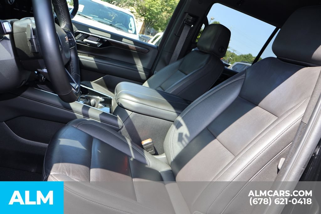 Used 2025 Chevrolet Tahoe LT RWD image 14