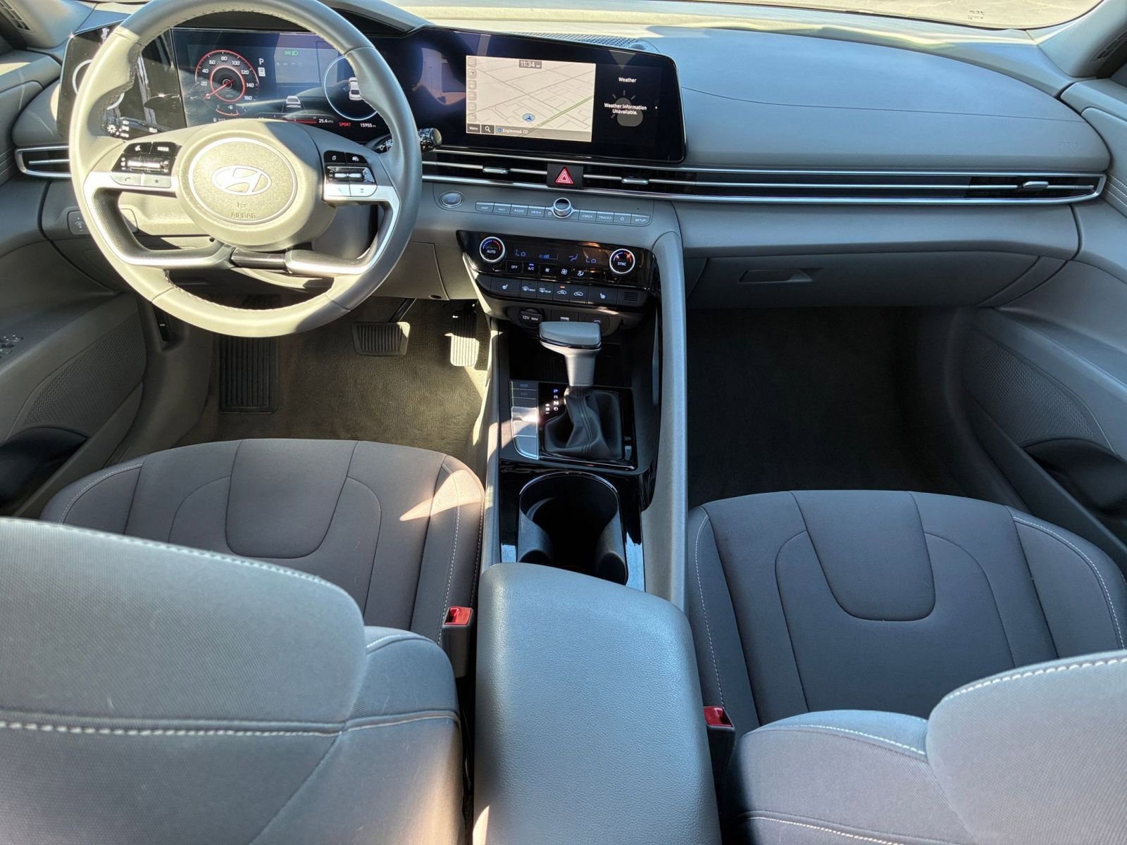 Used 2025 Hyundai Elantra SEL image 29