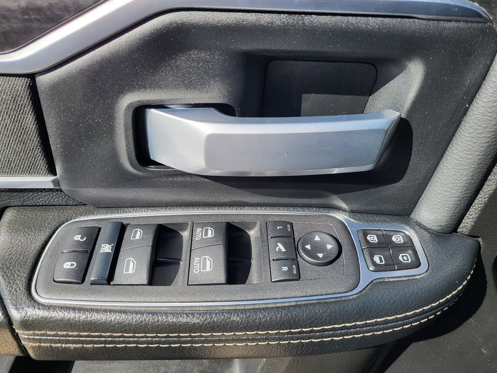 Used 2024 RAM 3500 Big Horn AWD/4WD image 17