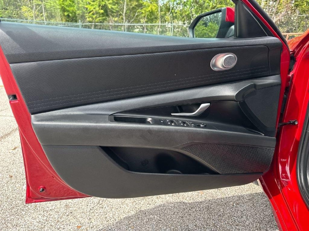Used 2021 Hyundai Elantra SEL w/ Cargo Package FWD image 18