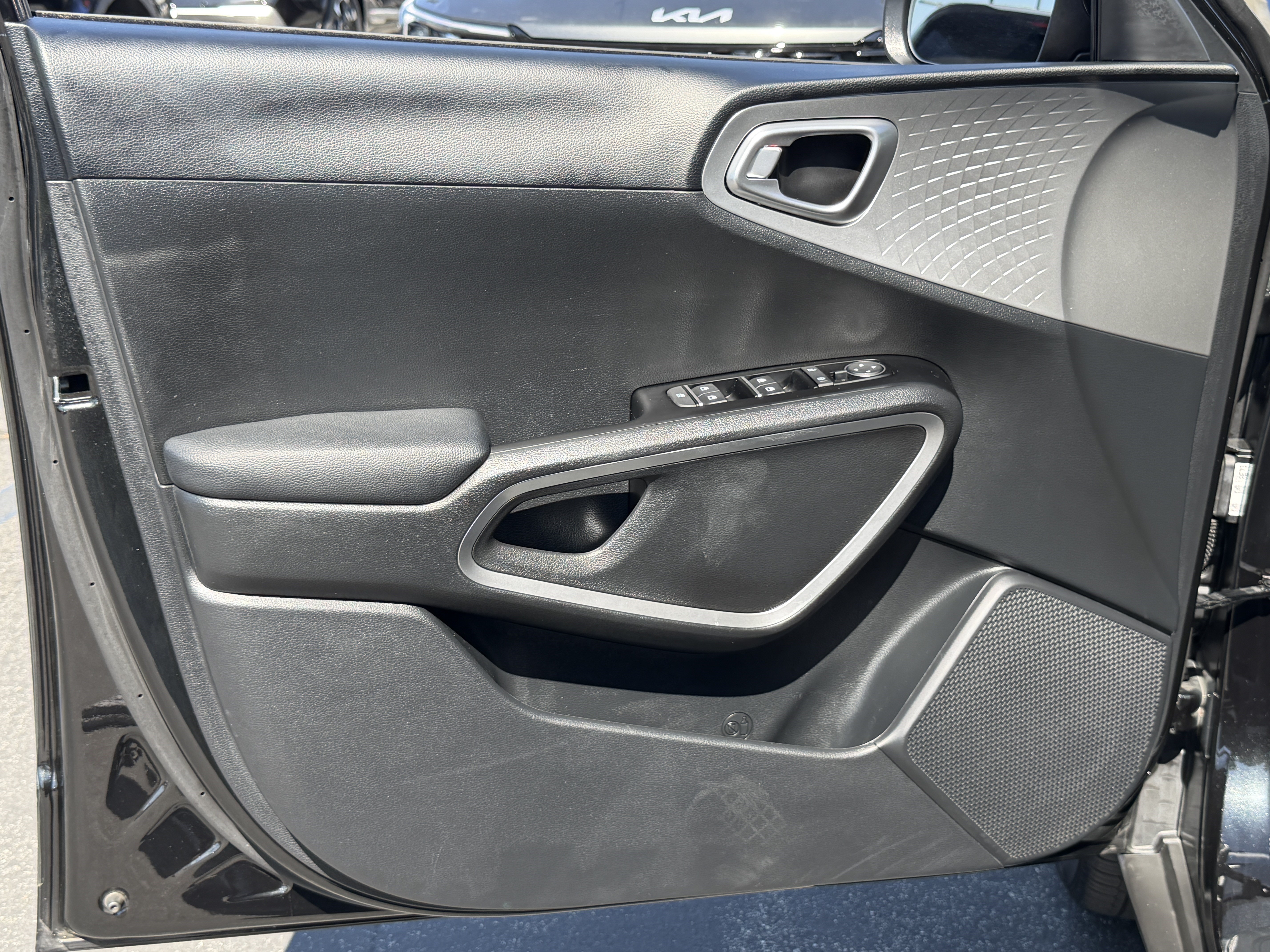 Certified 2025 Kia Soul LX FWD image 13