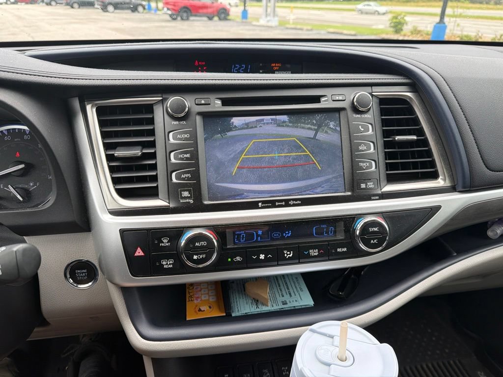 Used 2019 Toyota Highlander Limited AWD/4WD image 11