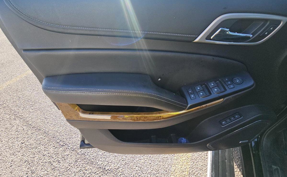 Used 2017 GMC Yukon XL Denali image 9