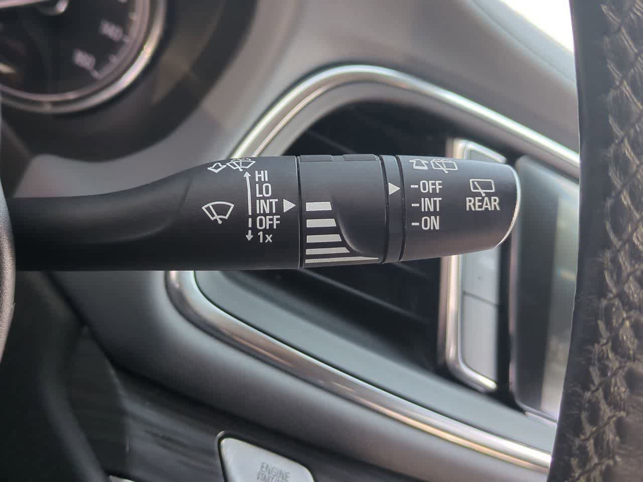 Used 2018 Buick Enclave Essence AWD/4WD image 27