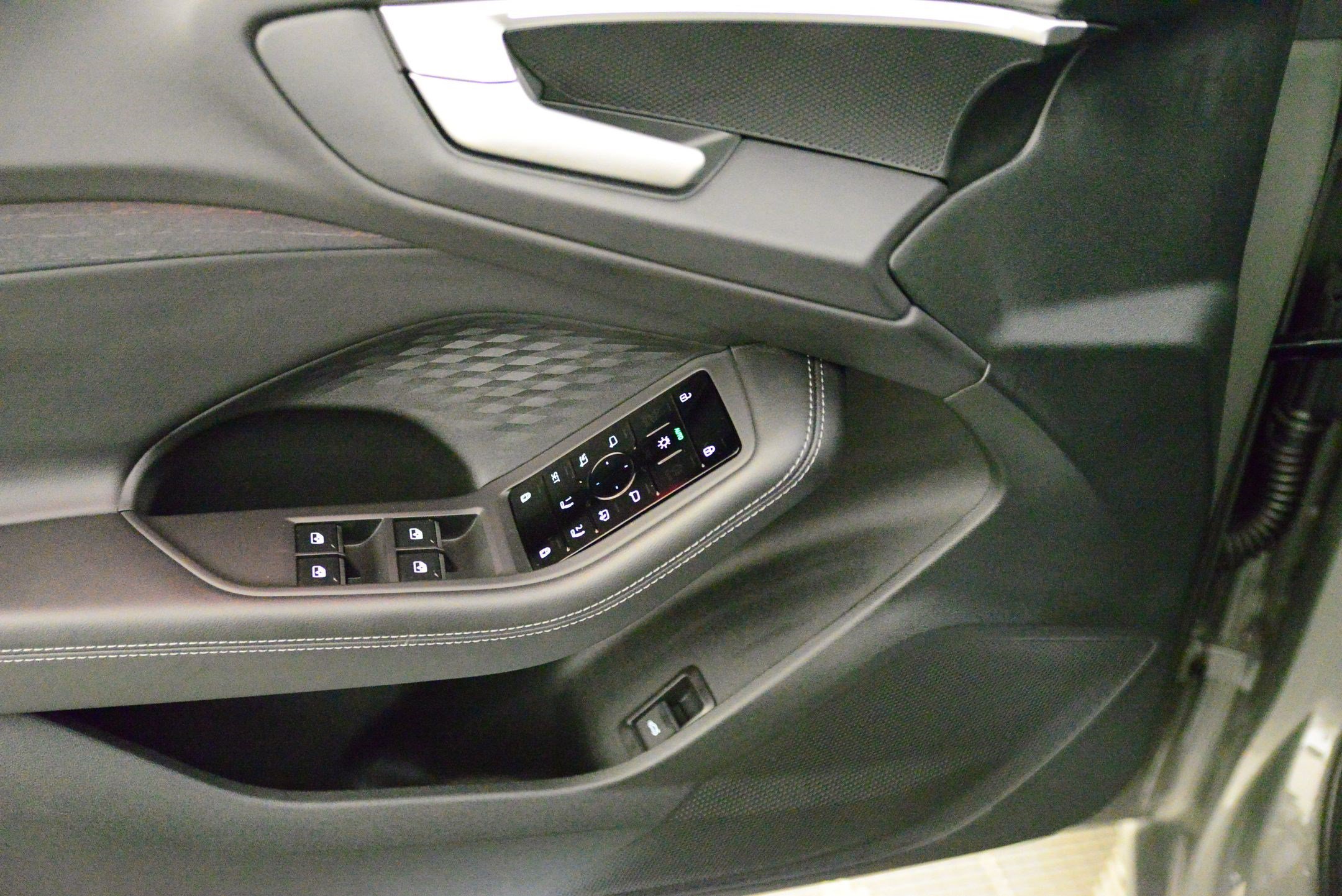 Used 2025 Audi A5 2.0T Premium w/ Convenience Package AWD/4WD image 9