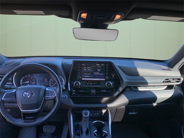 Used 2022 Toyota Highlander XSE image 25