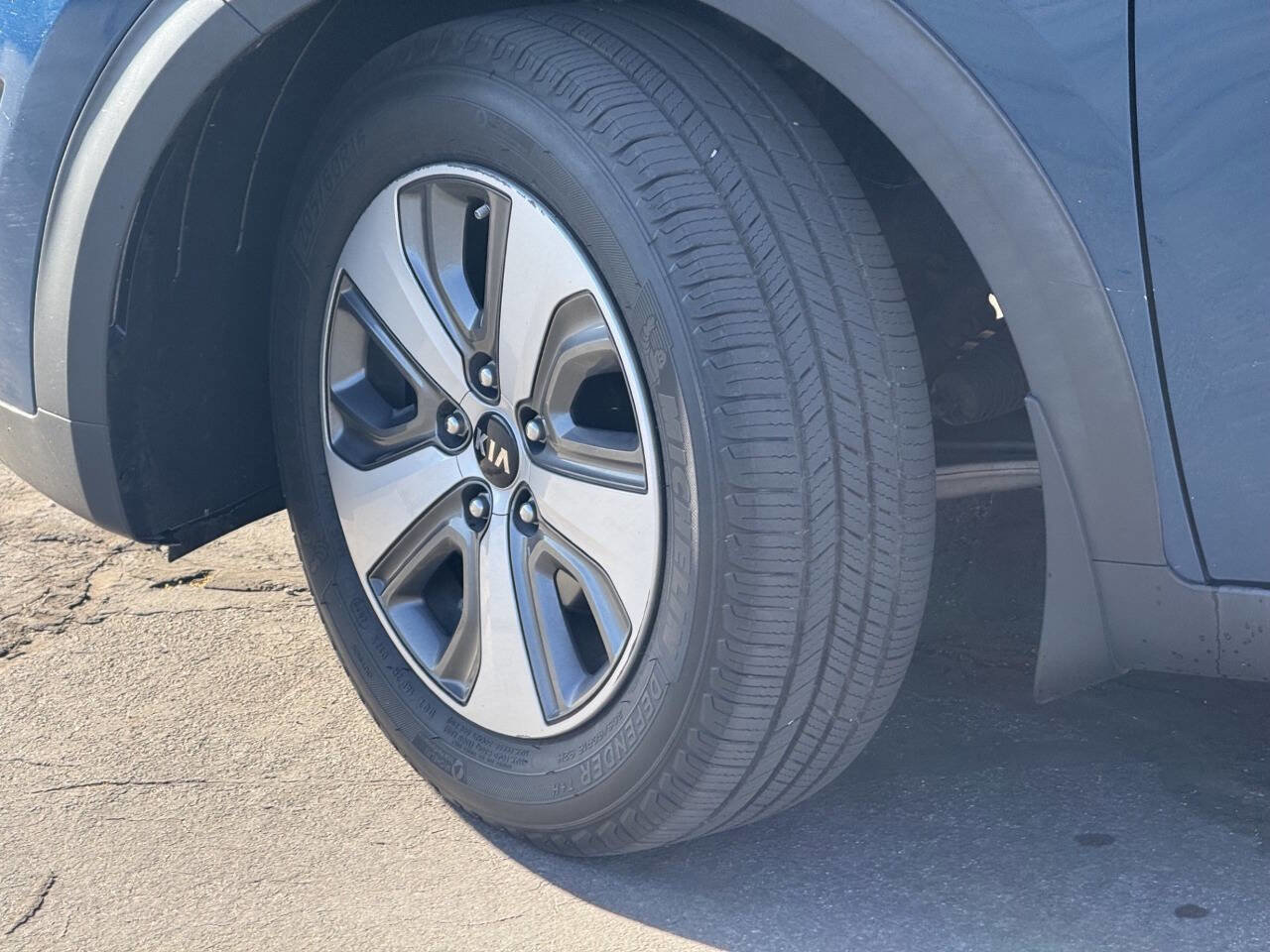 Used 2019 Kia Niro LX FWD image 15