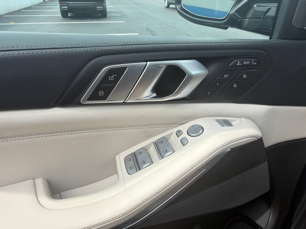 Used 2023 BMW ALPINA XB7 AWD/4WD image 29