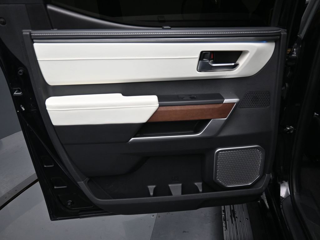 Used 2024 Toyota Tundra Capstone AWD/4WD image 31