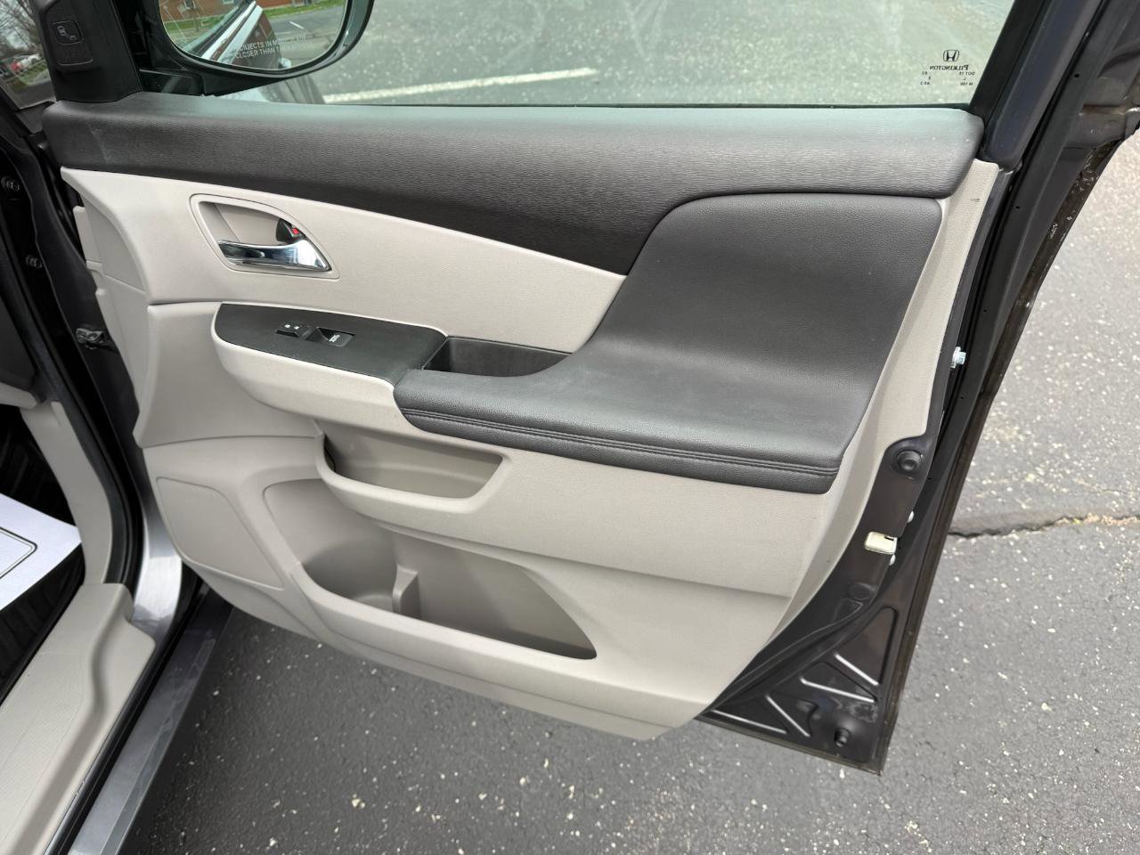 Used 2014 Honda Odyssey Touring image 29