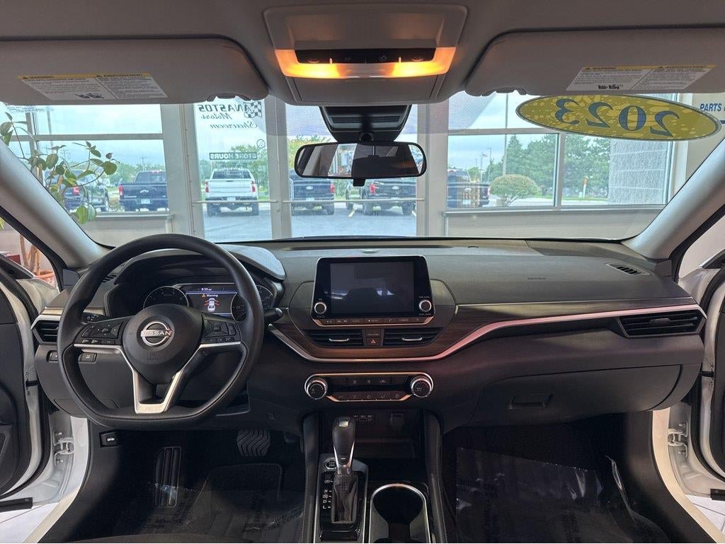 Used 2023 Nissan Altima 2.5 SV AWD/4WD image 18