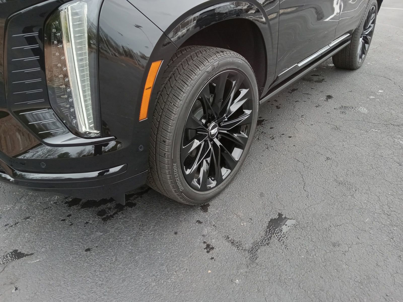 Used 2026 Cadillac Escalade Platinum Sport w/ LPO, ONYX Package image 6