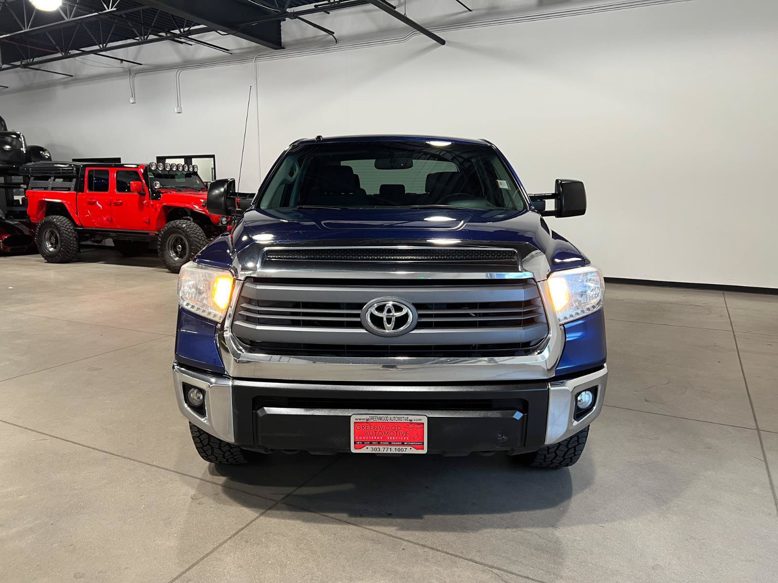 Used 2015 Toyota Tundra SR5 w/ SR5 Upgrade Package AWD/4WD image 8