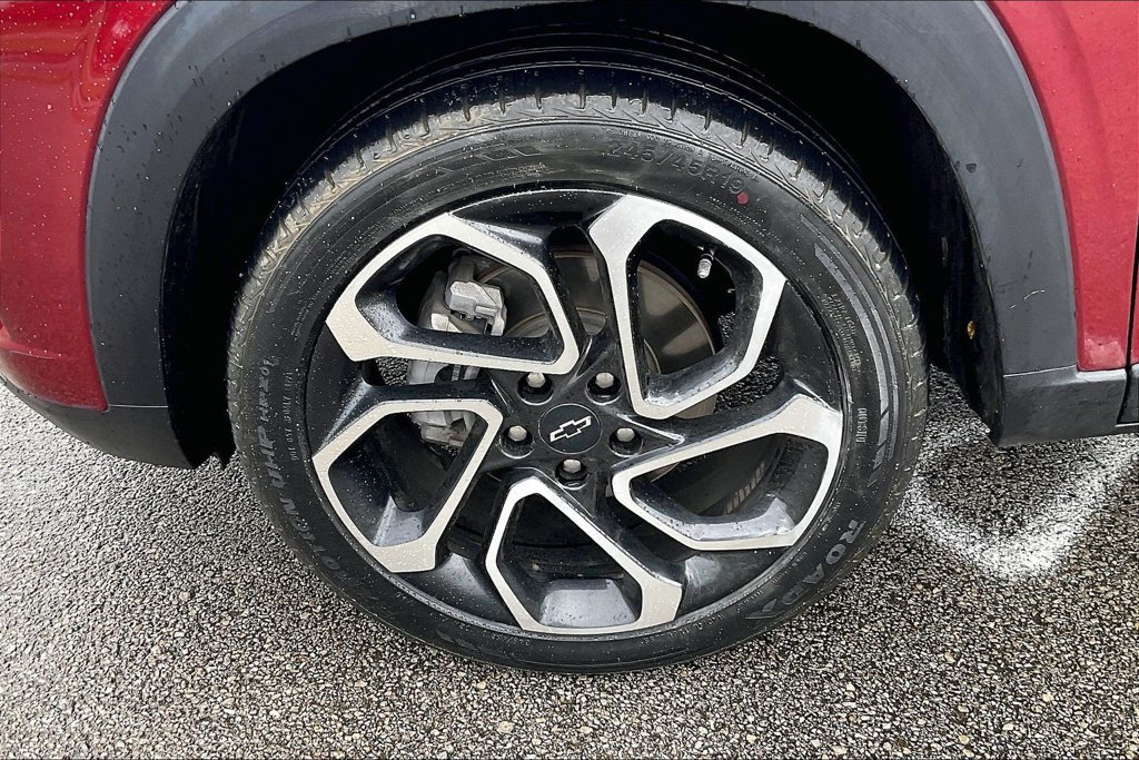 Used 2024 Chevrolet Trax RS w/ Sunroof Package FWD image 8