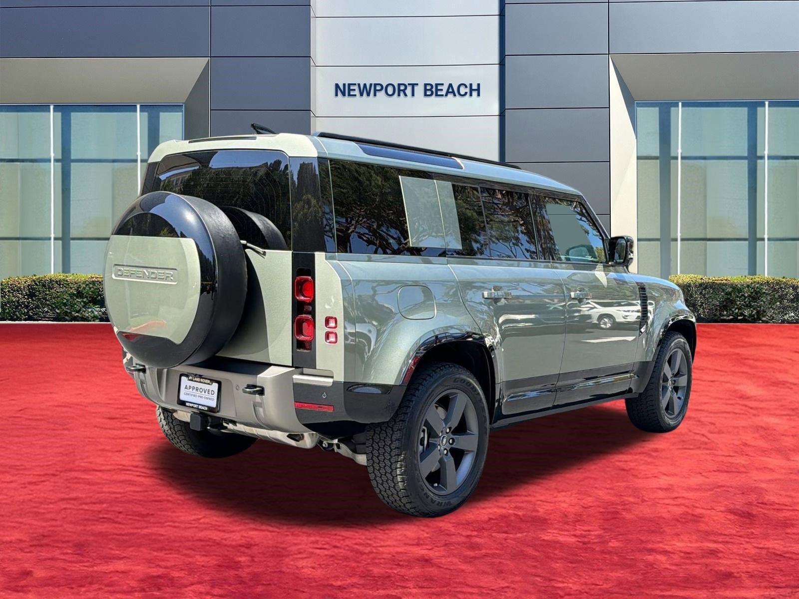 Used 2025 Land Rover Defender 110 X-Dynamic SE AWD/4WD image 9