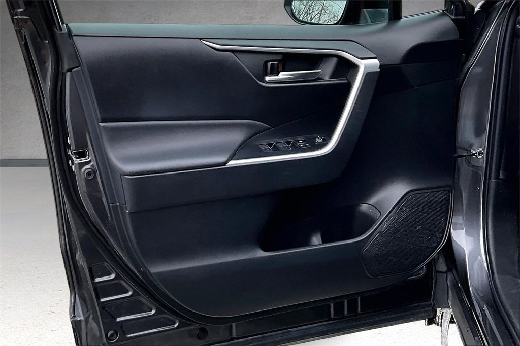 Used 2023 Toyota RAV4 XLE w/ Convenience Package image 20