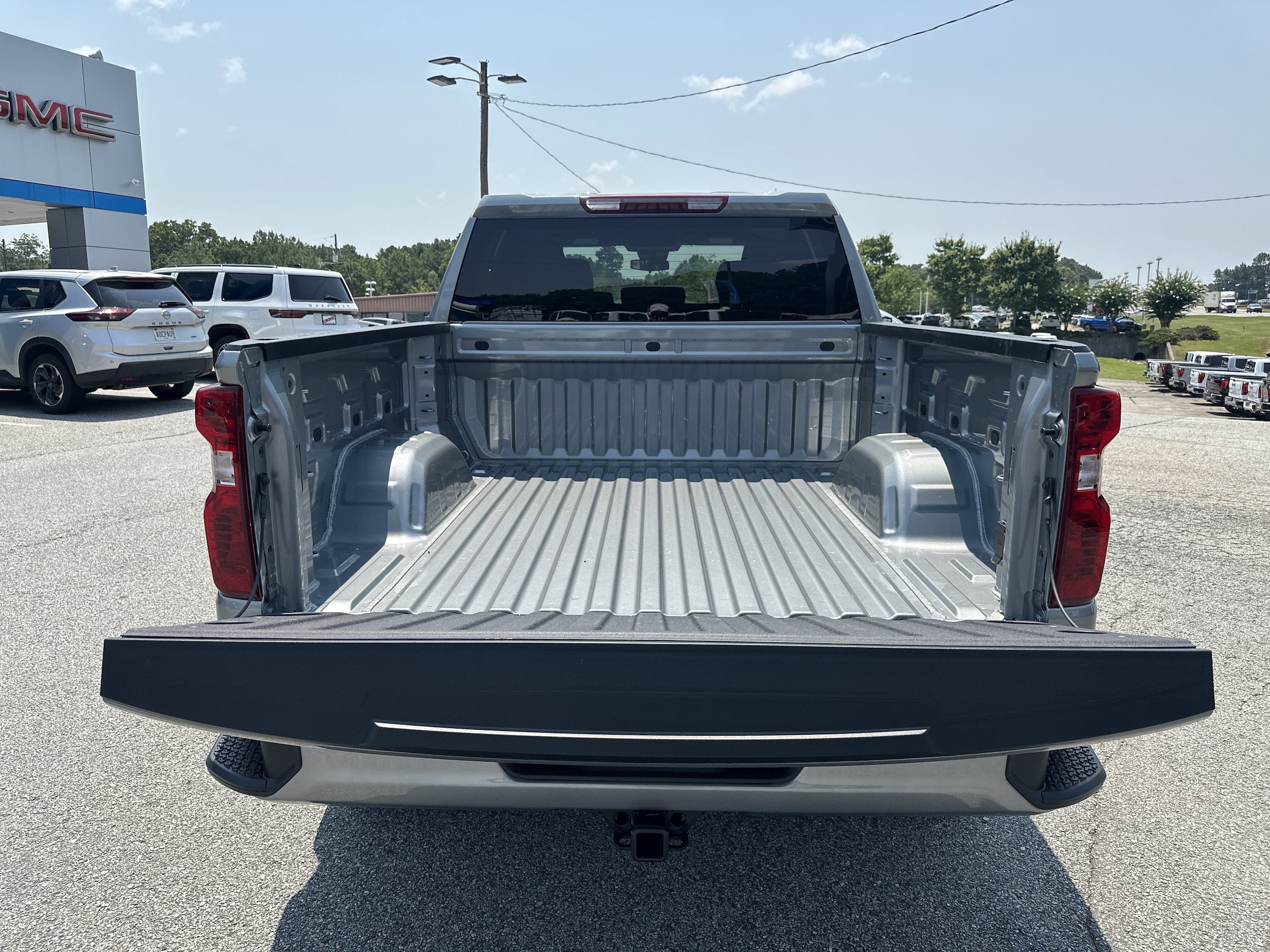 New 2026 Chevrolet Silverado 1500 Custom w/ Turbomax Blackout Package AWD/4WD image 18