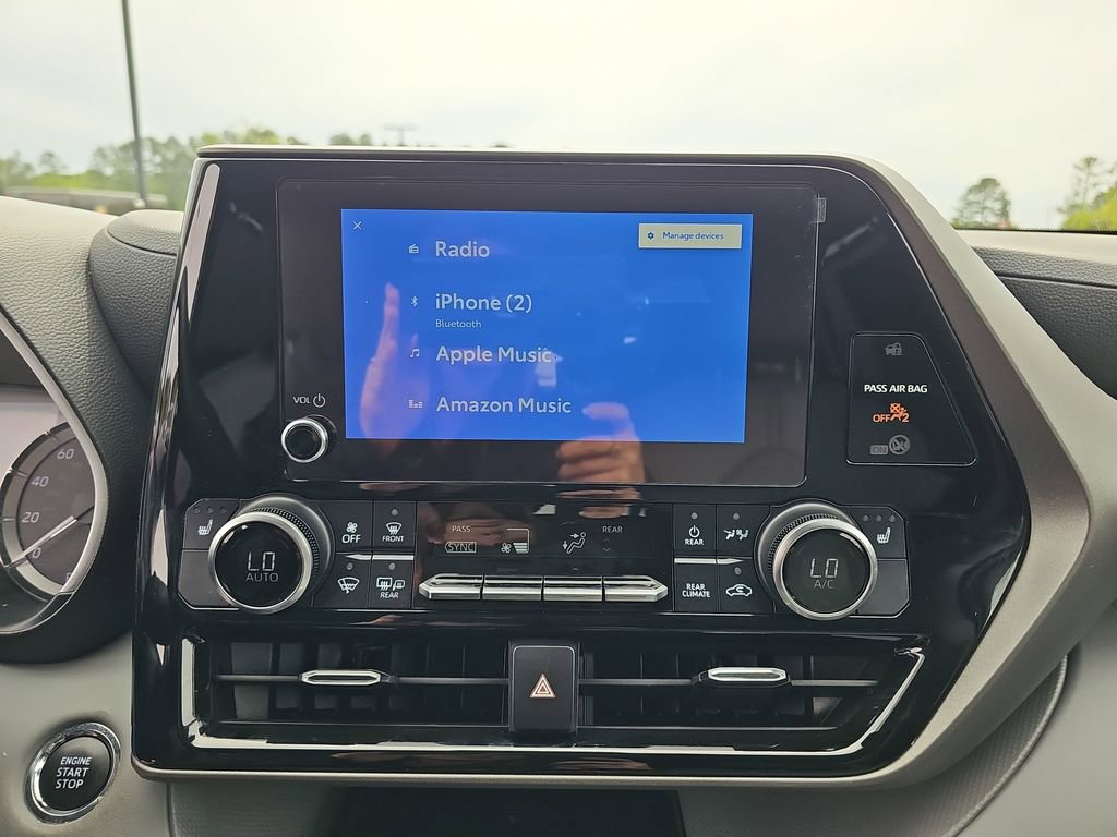 Used 2023 Toyota Highlander XLE FWD image 27
