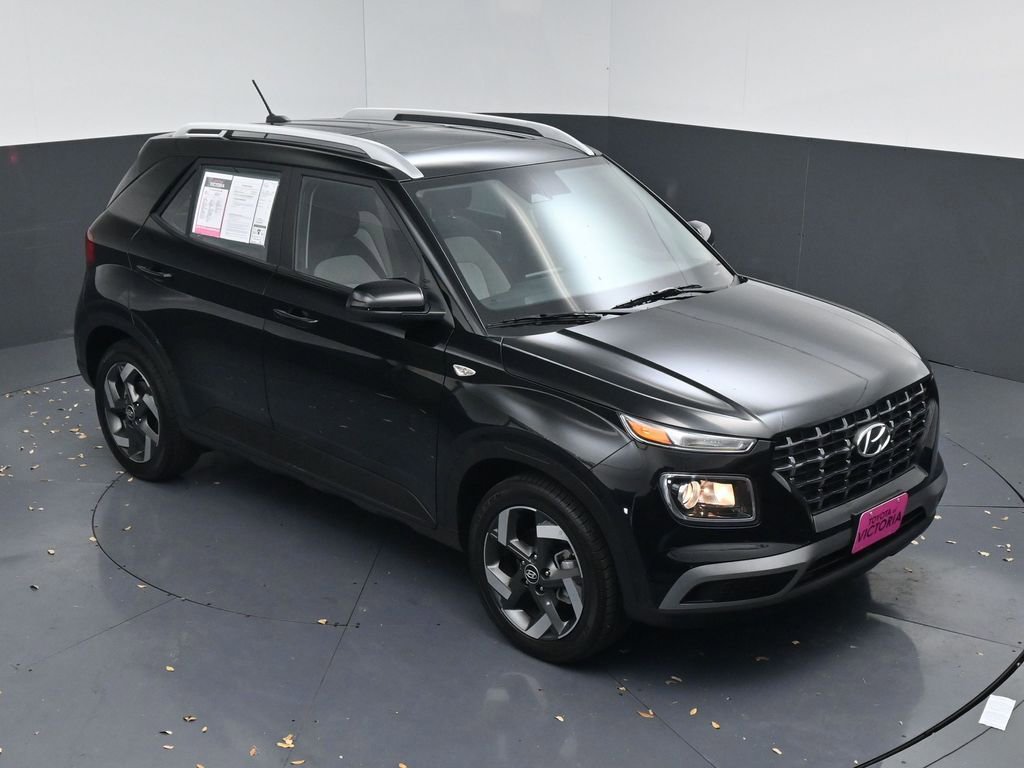 Used 2025 Hyundai Venue SEL image 16