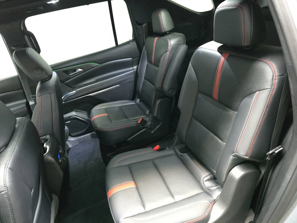 Used 2026 Chevrolet Traverse RS AWD/4WD image 32