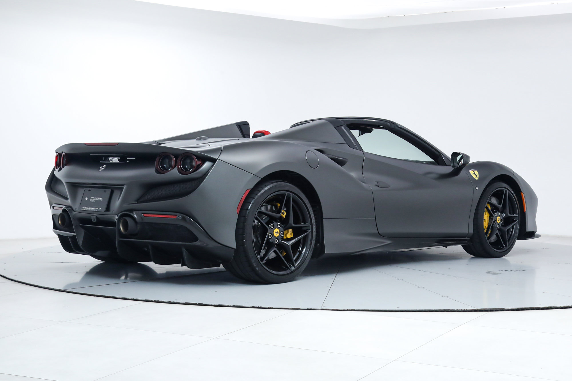 Certified 2023 Ferrari F8 Tributo RWD image 3