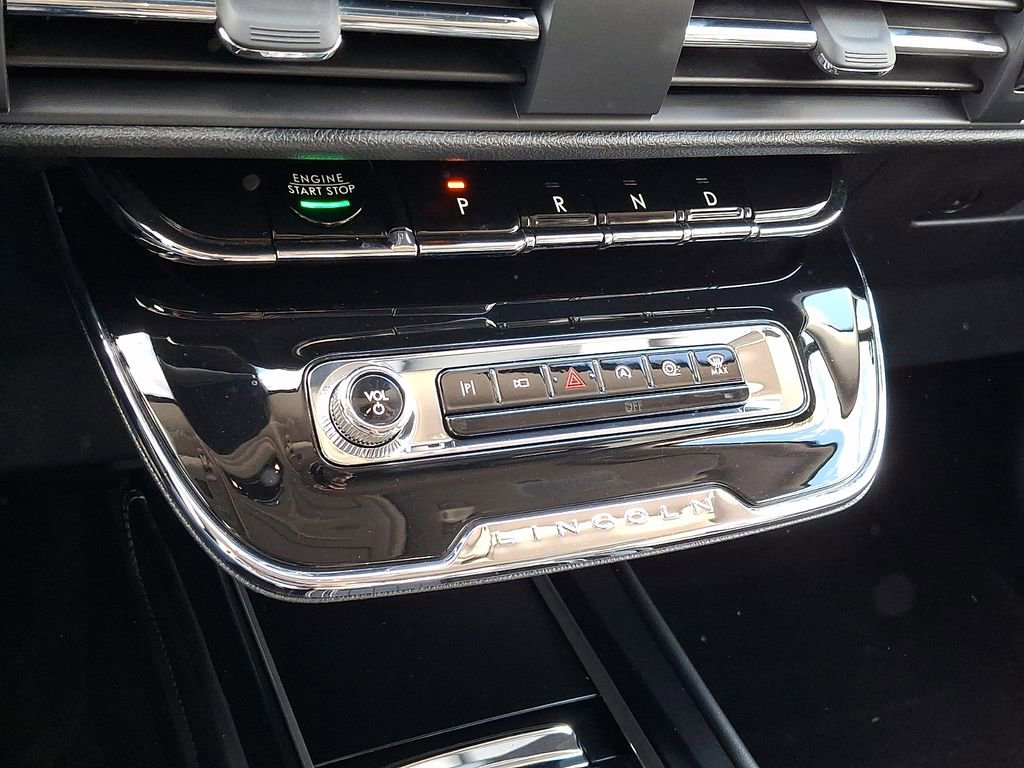 Used 2023 Lincoln Corsair AWD w/ Equipment Group 101A image 14