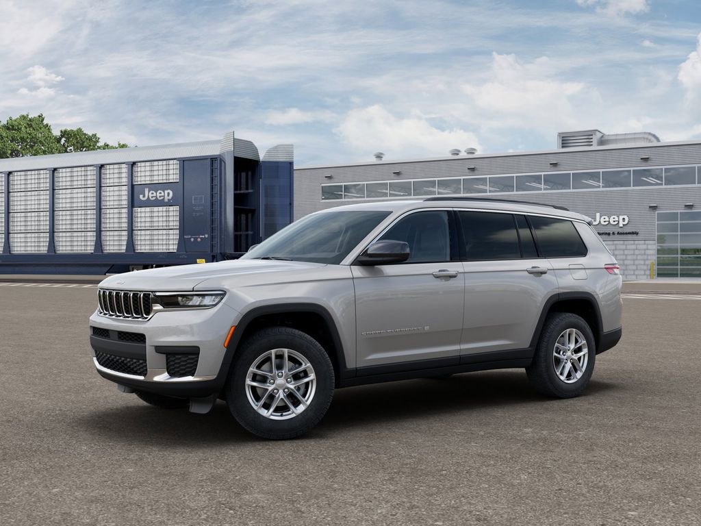 Used 2025 Jeep Grand Cherokee L Laredo image 2
