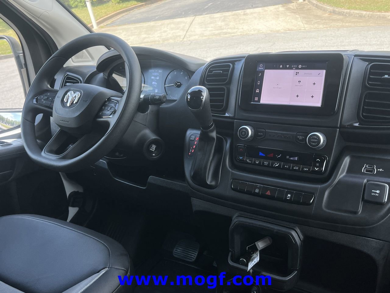 Used 2025 RAM ProMaster 2500 w/ Convenience Group image 26
