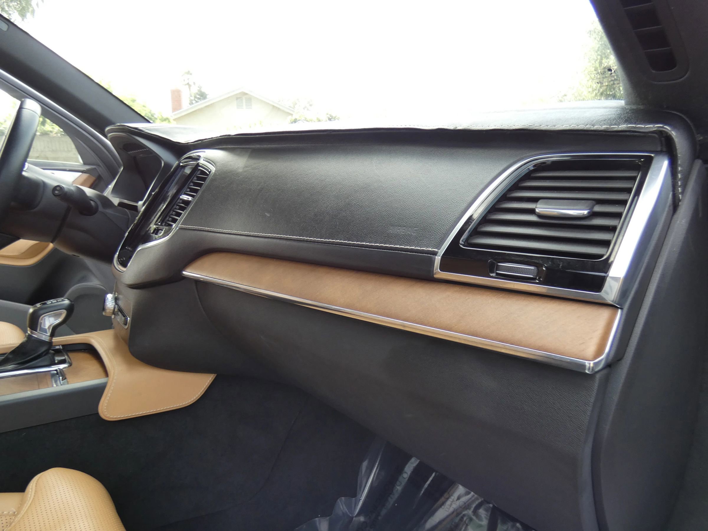 Used 2017 Volvo XC90 T6 Inscription w/ Vision Package image 36