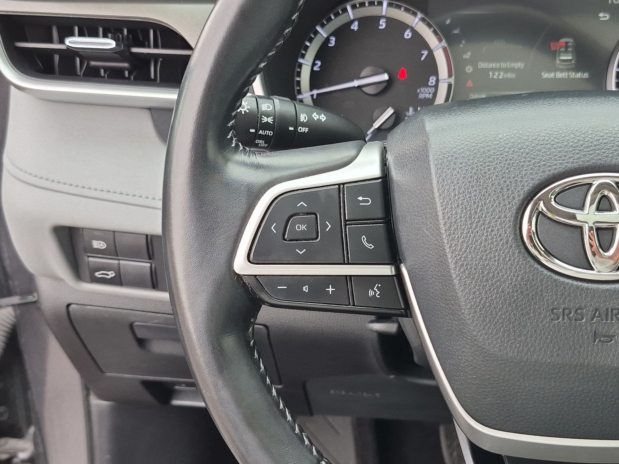Used 2022 Toyota Highlander XLE AWD/4WD image 20