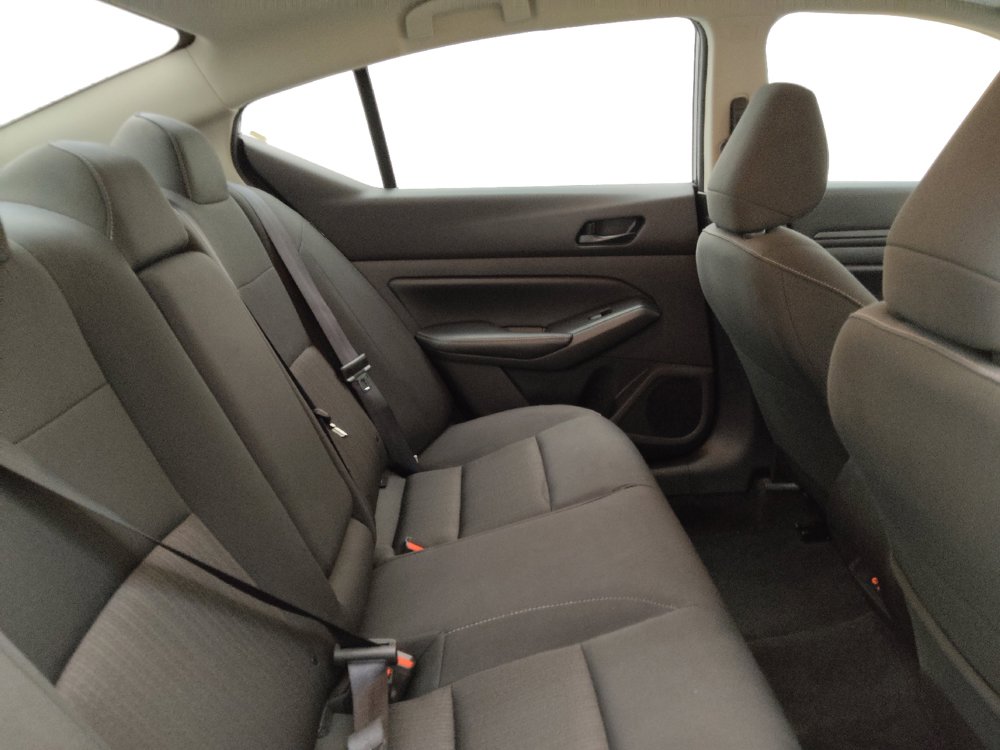 Used 2025 Nissan Altima 2.5 SV FWD image 19