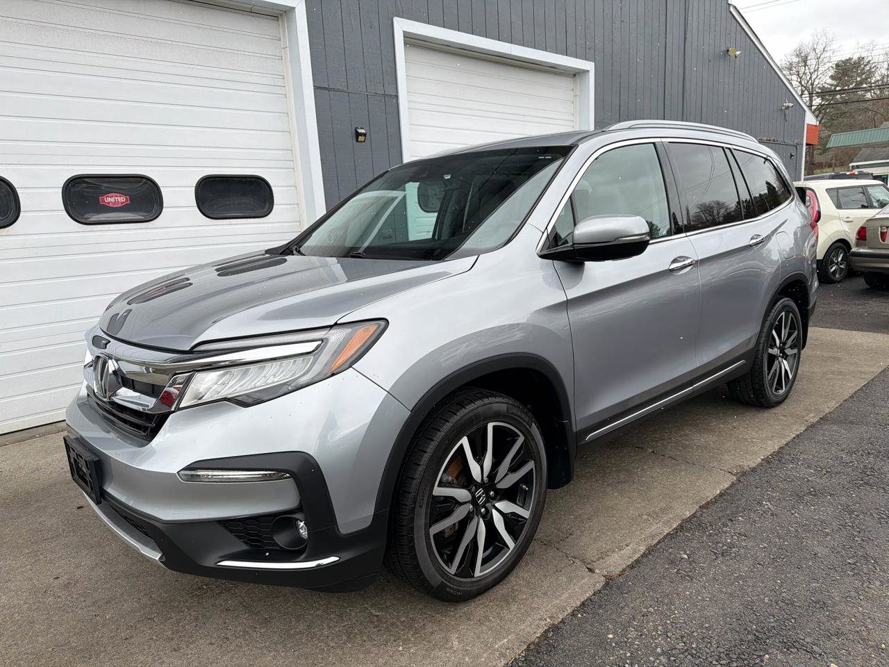 Used 2022 Honda Pilot Touring image 1
