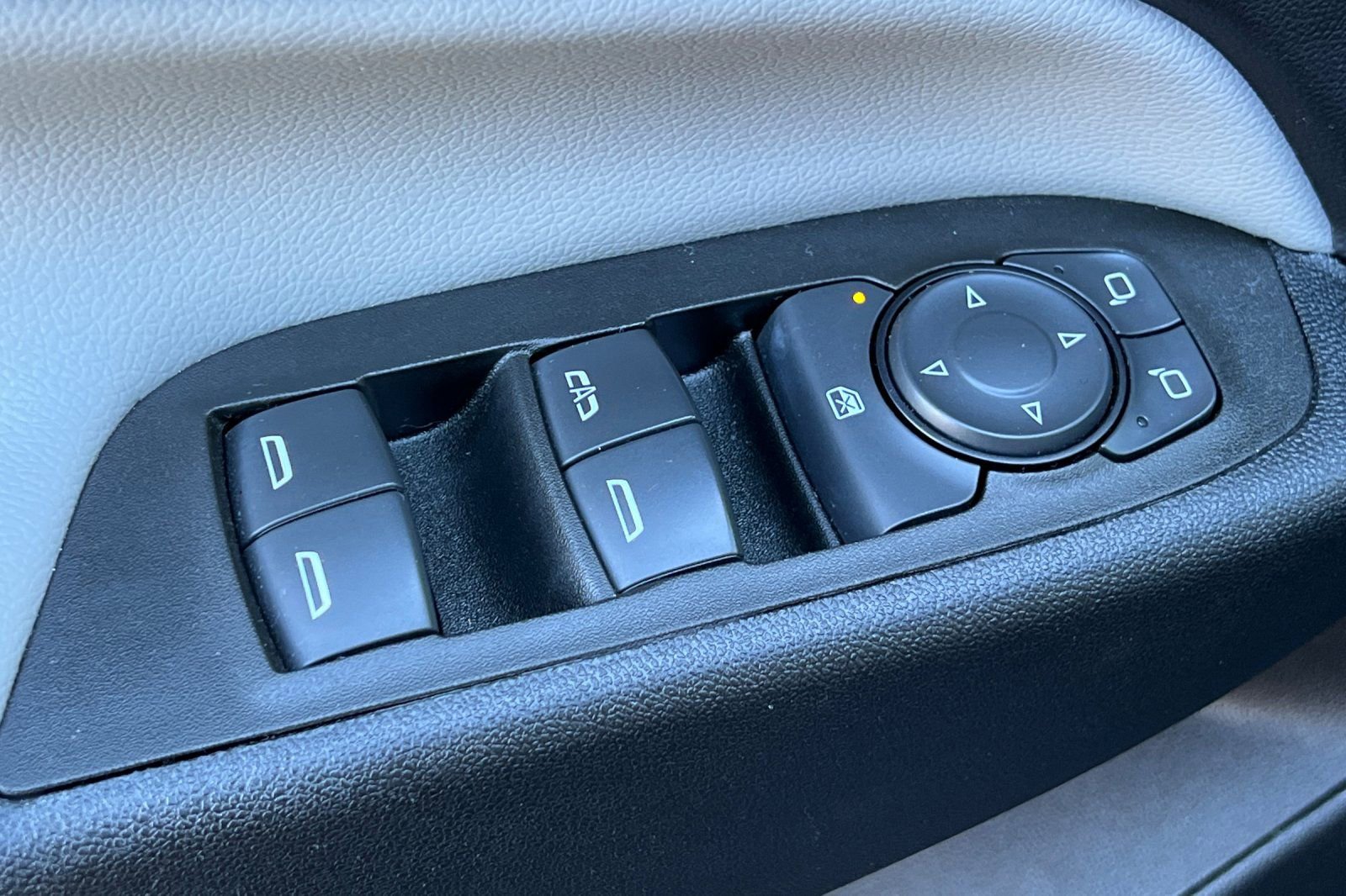 Used 2022 Chevrolet Equinox LS w/ LS Convenience Package image 14