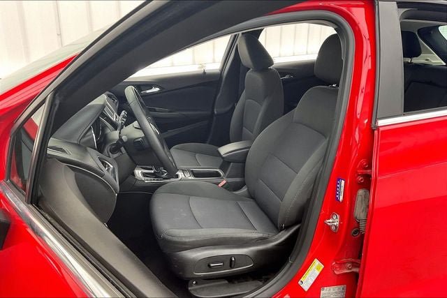 Used 2017 Chevrolet Cruze LT w/ Convenience Package FWD image 8