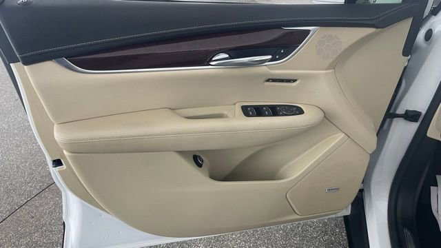 Used 2017 Cadillac XT5 Luxury w/ Driver Awareness Package image 34