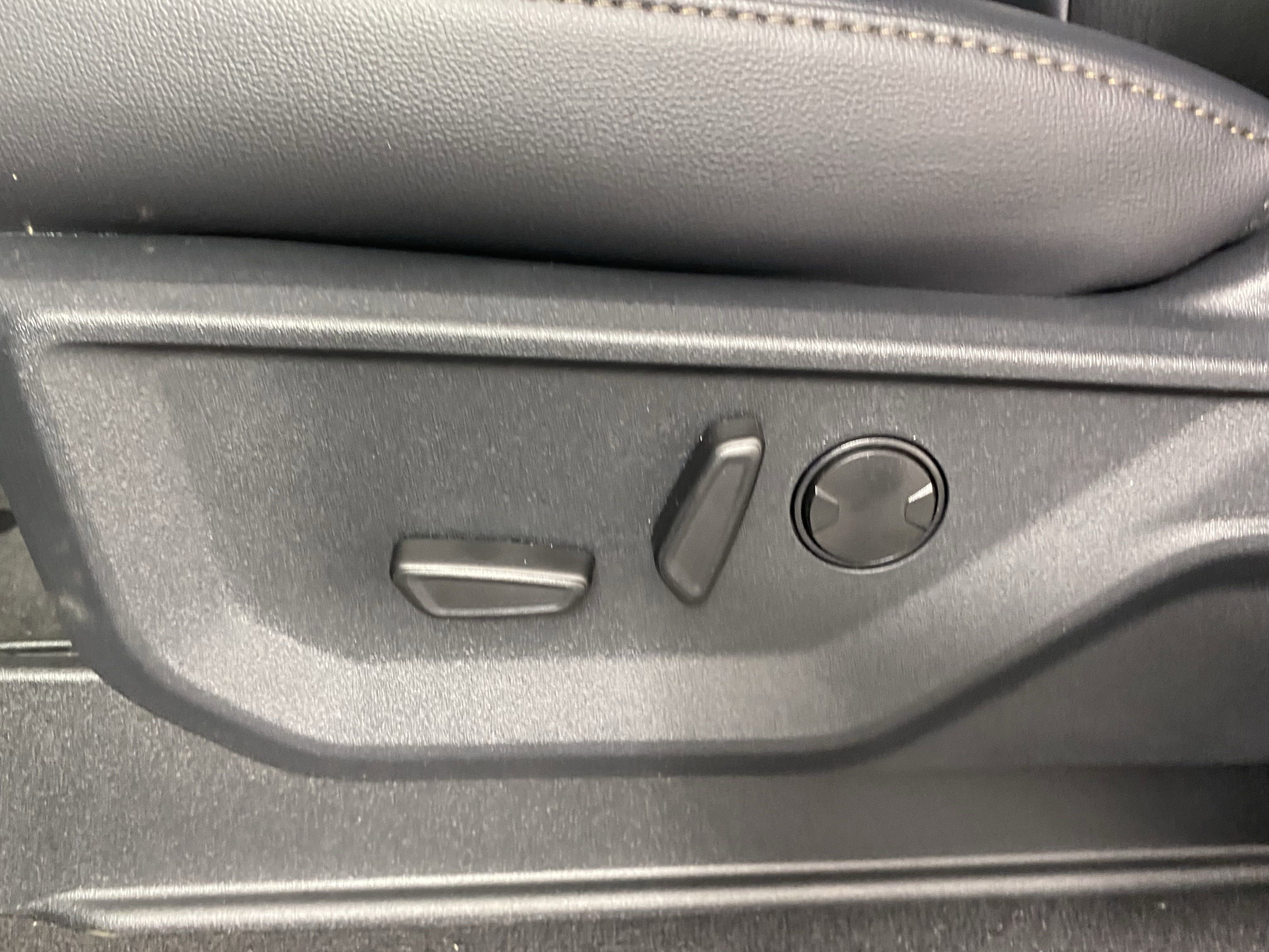 New 2025 Ford F250 Lariat w/ Lariat Ultimate Package image 17