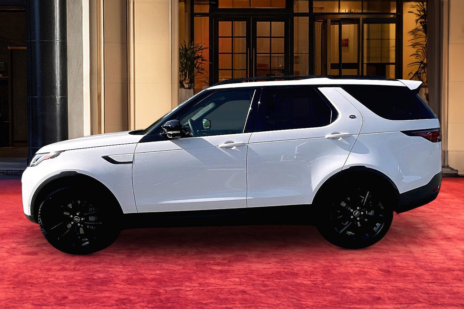 New 2026 Land Rover Discovery S AWD/4WD image 2